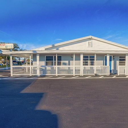 Sunrise Inn By Oyo Titusville Fl Exterior foto