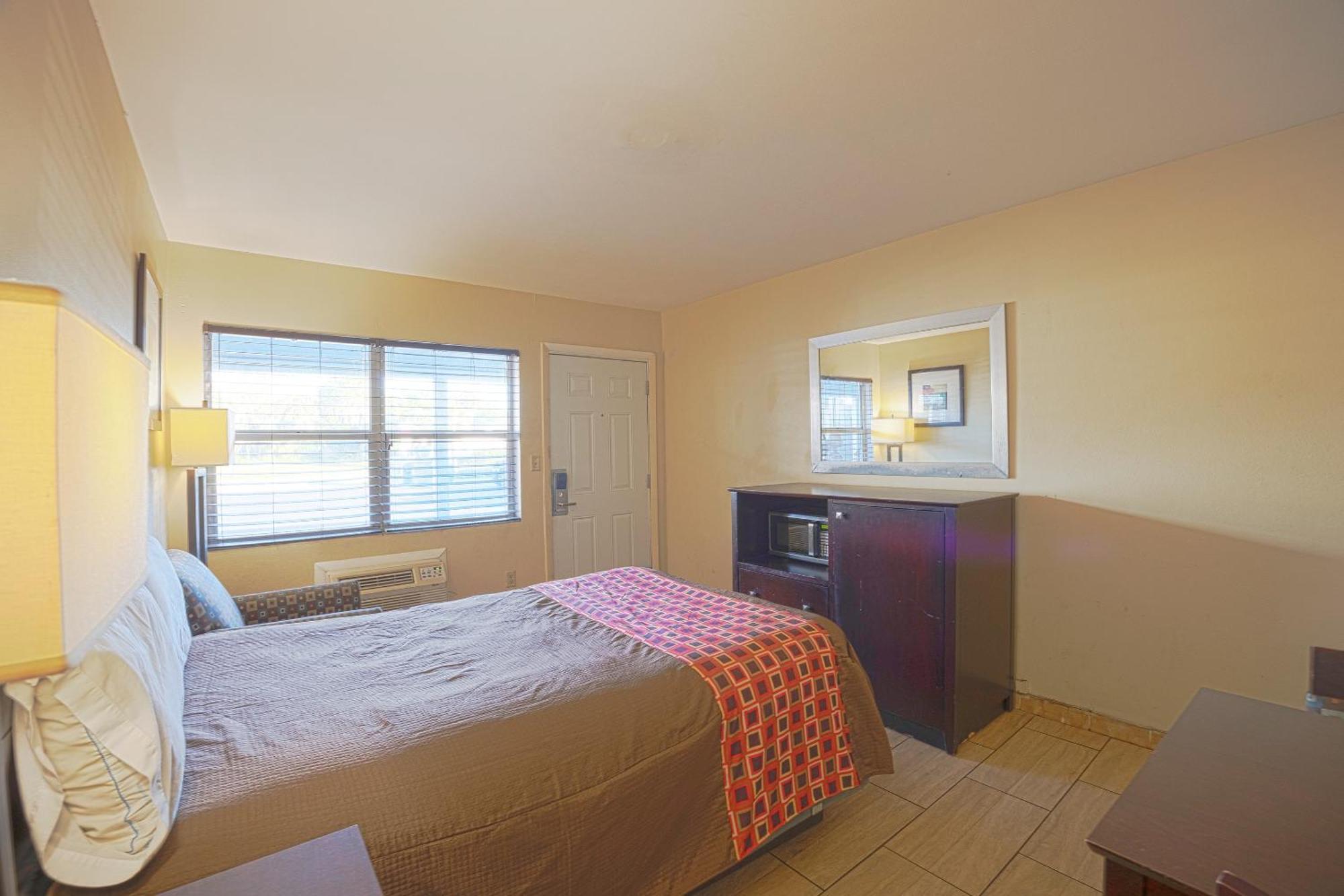 Sunrise Inn By Oyo Titusville Fl Exterior foto