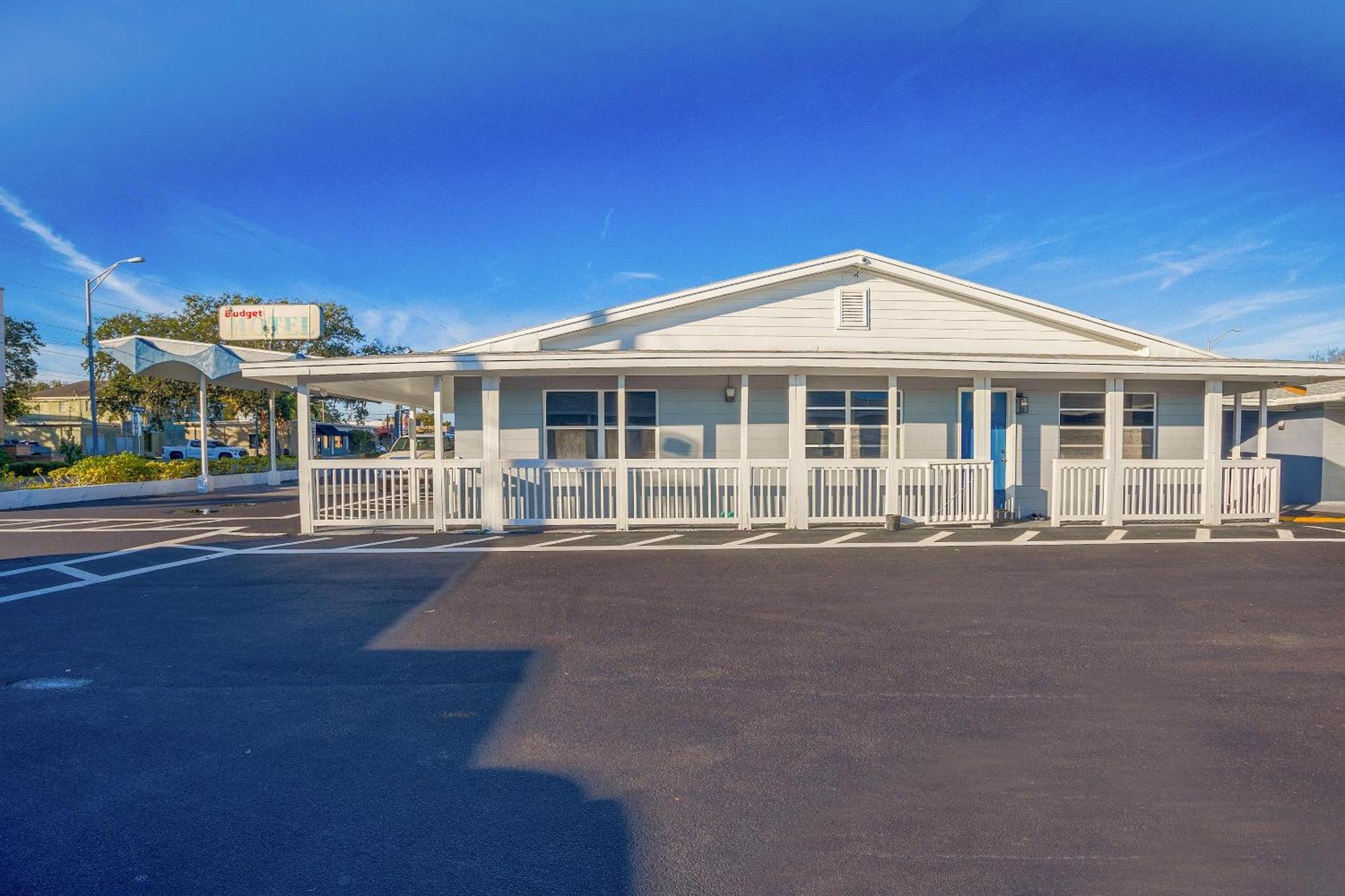 Sunrise Inn By Oyo Titusville Fl Exterior foto